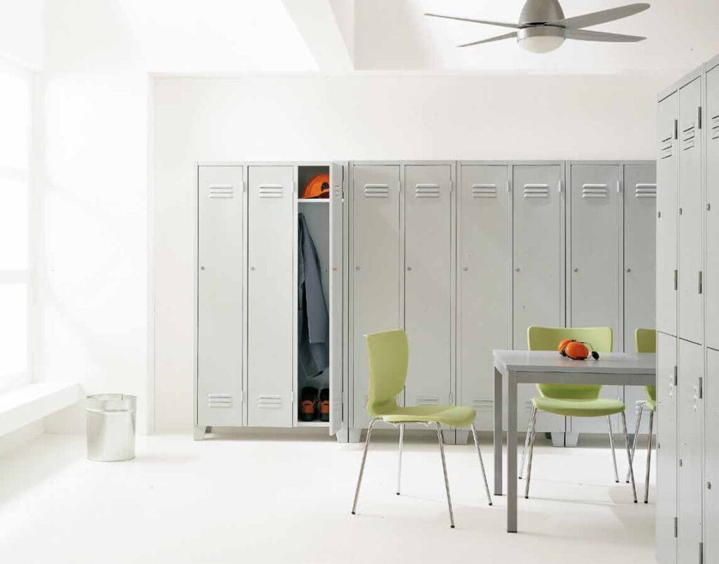 armadietti spogliatoi aziendali rovigo.jpg